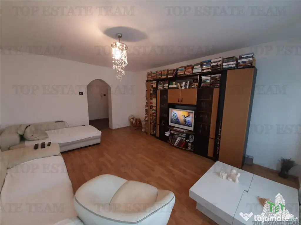 Universitatea Hyperion Calea -Calarasi cu loc de parcare