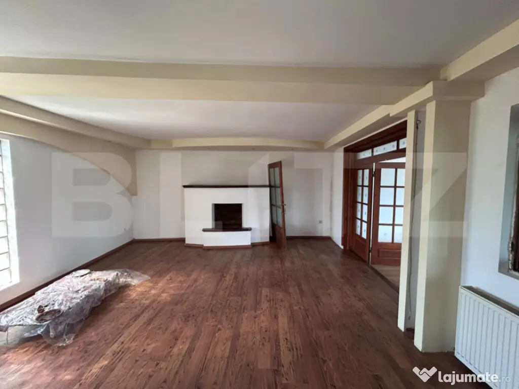 Casa cu 6 camere, renovabila, zona centrala 