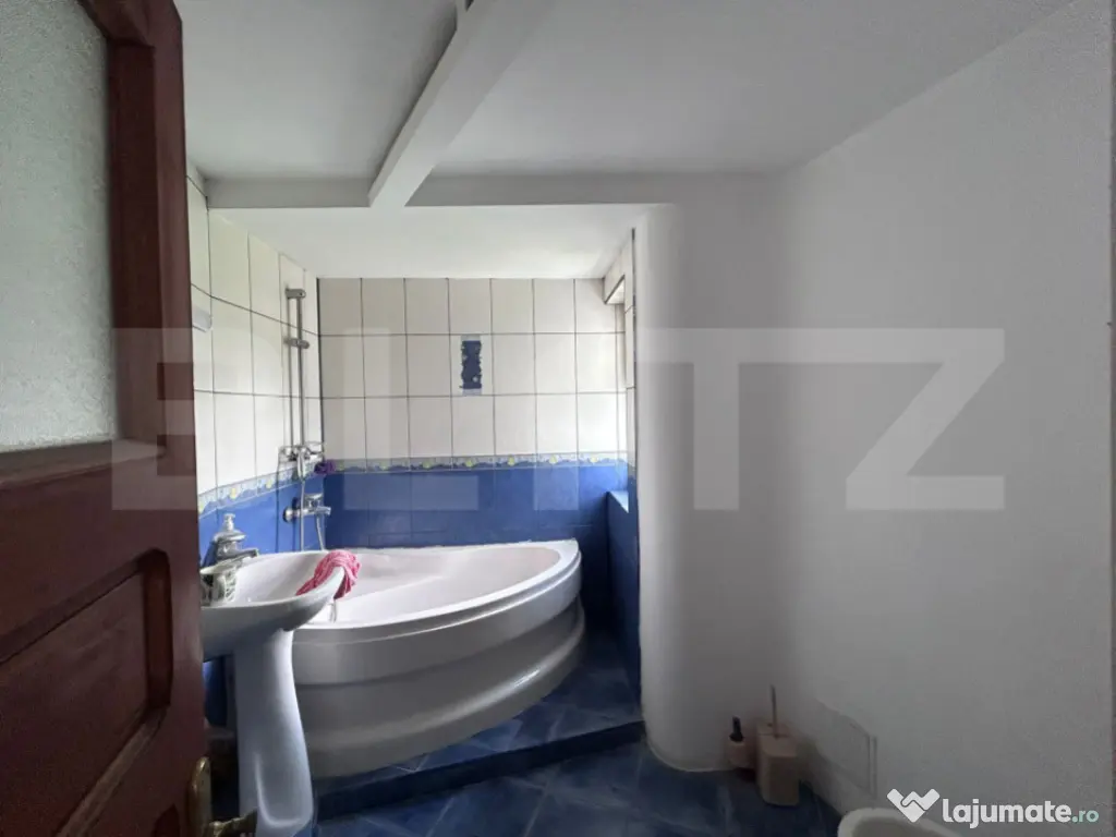 Casa cu 6 camere, renovabila, zona centrala 