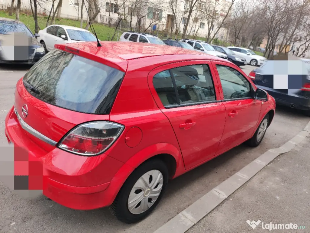 Opel Astra H roșu 