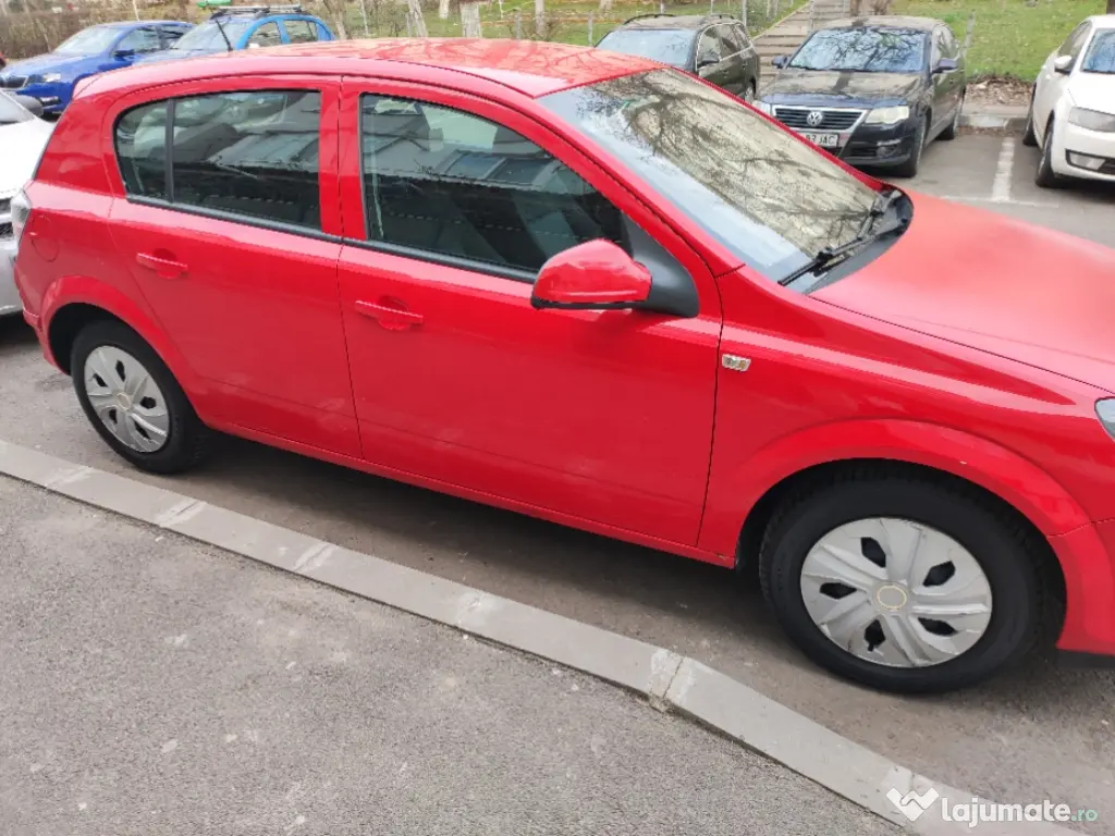 Opel Astra H roșu 
