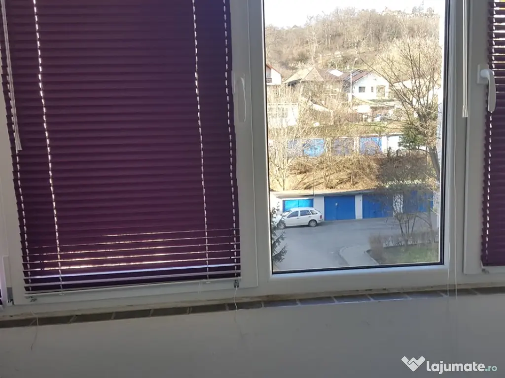 Inchiriez ap 2 camere, decomandat, 53 mp , Targu Mures, str. Gloriei, 490 euro 