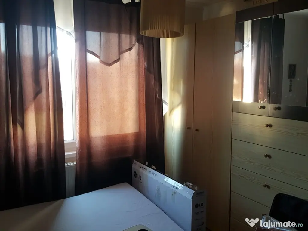 Inchiriez ap 2 camere, decomandat, 53 mp , Targu Mures, str. Gloriei, 490 euro 