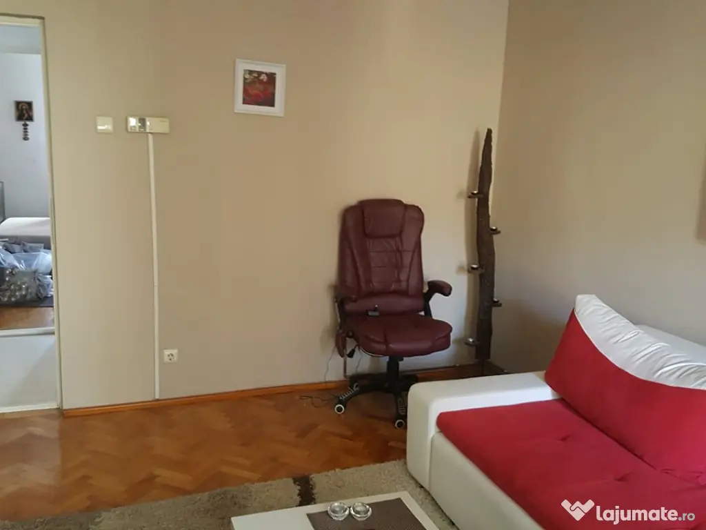 Inchiriez ap 2 camere, decomandat, 53 mp , Targu Mures, str. Gloriei, 490 euro 