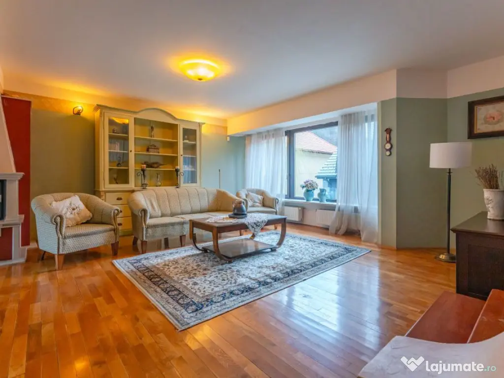 Casă individuală cu 7 camere lângă AFI Mall, ideală ...