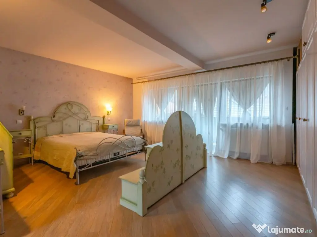 Casă individuală cu 7 camere lângă AFI Mall, ideală ...