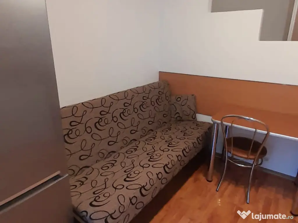 Vând apartament 2 camere, Petrila, Hunedoara 