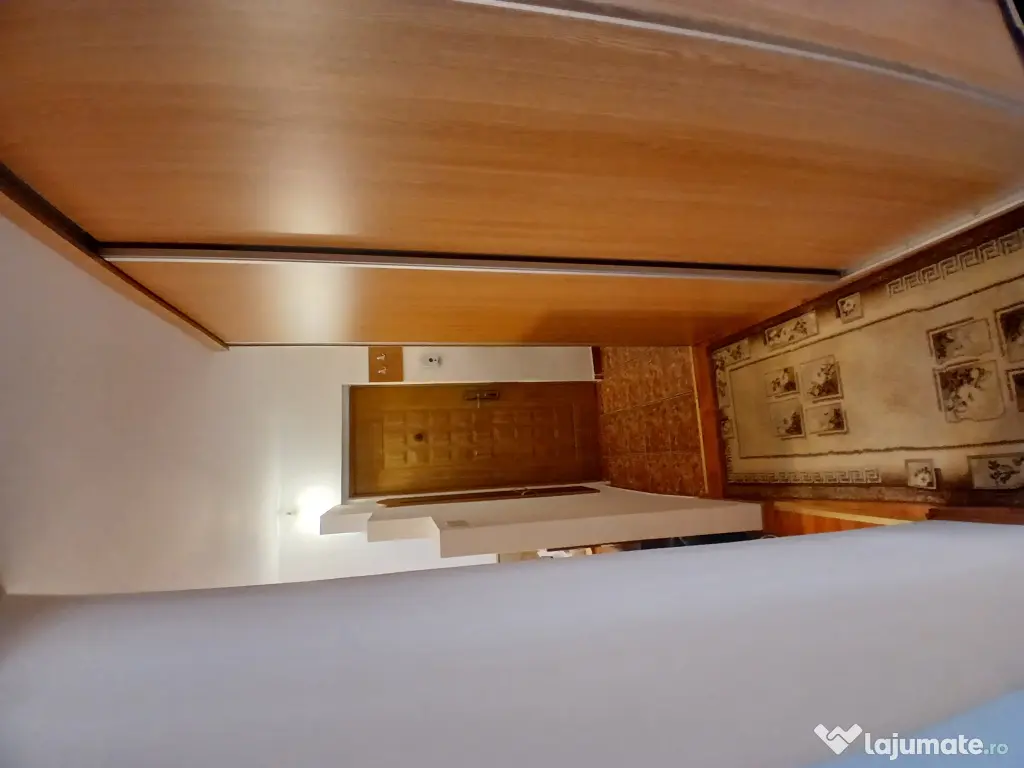 Vând apartament 2 camere, Petrila, Hunedoara 