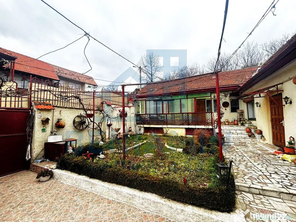 Casa-Central-Brasov-Sitei-Universitate-125mp-curte-280mp-... 