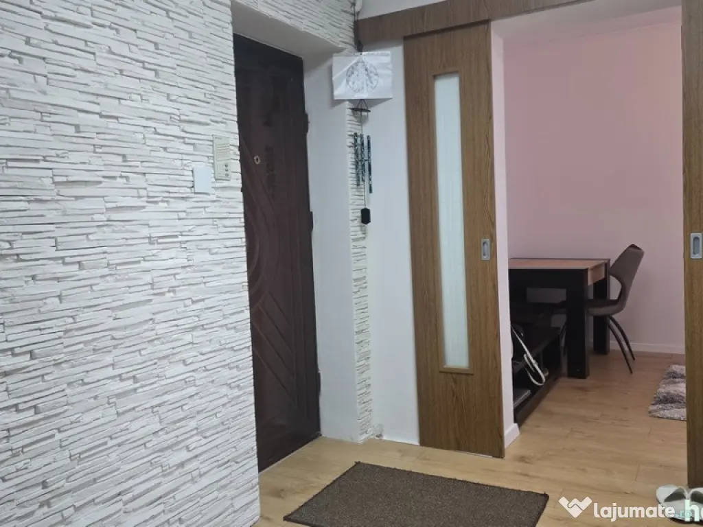 Apartament 3 camere in Deva, zona Piata- Kogalniceanu, et 1 
