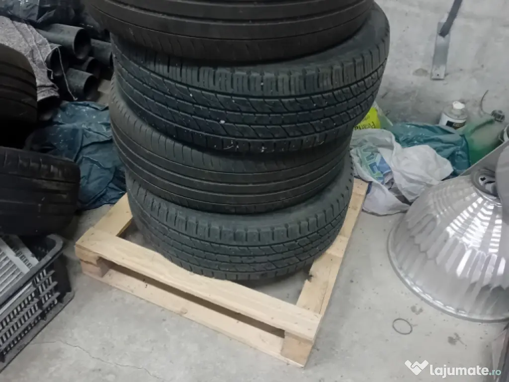 Vând 4 anvelope de vara  215/55/18 