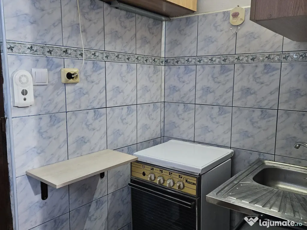 Proprietar dau in chirie garsoniera 