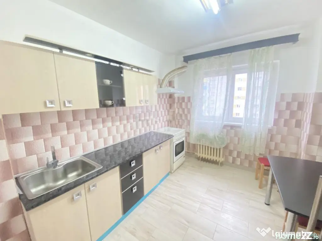 3 Camere- Bloc Anvelopat- Strada Barca 