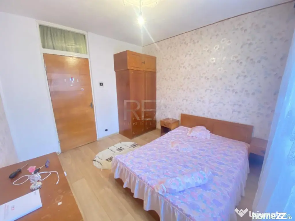 3 Camere- Bloc Anvelopat- Strada Barca 