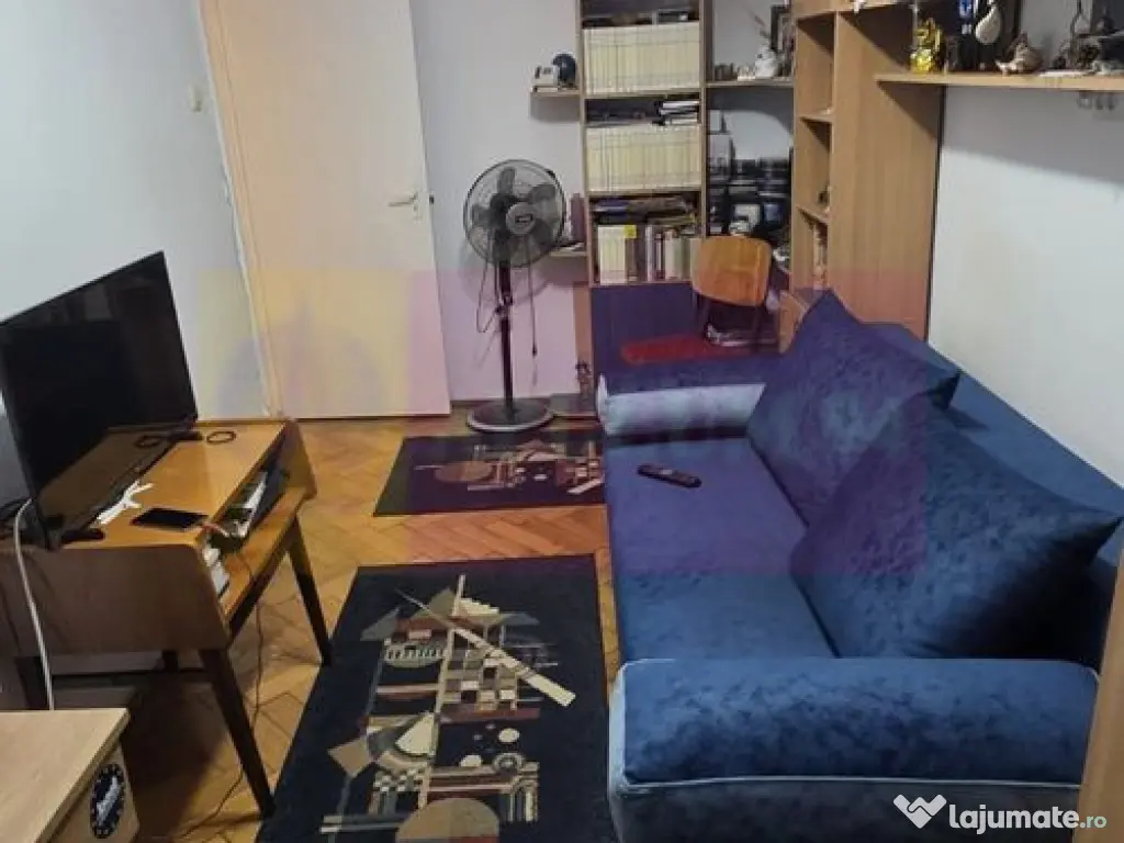 Apartament cu 3 camere de vanzare in Campina 