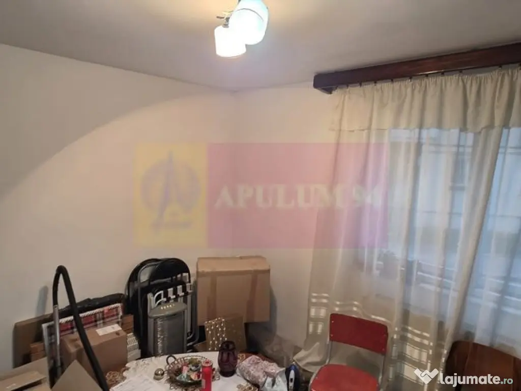 Apartament cu 3 camere de vanzare in Campina 