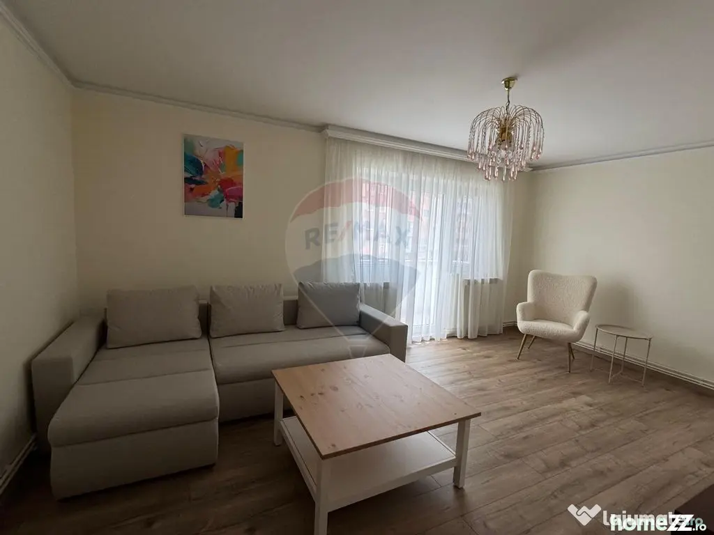 Apartament de inchiriat 3 camere plus Garaj complet RENOVAT 