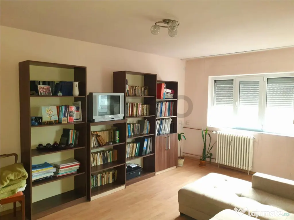 Apartament cu 3 camere zona Sovata, Rogerius 