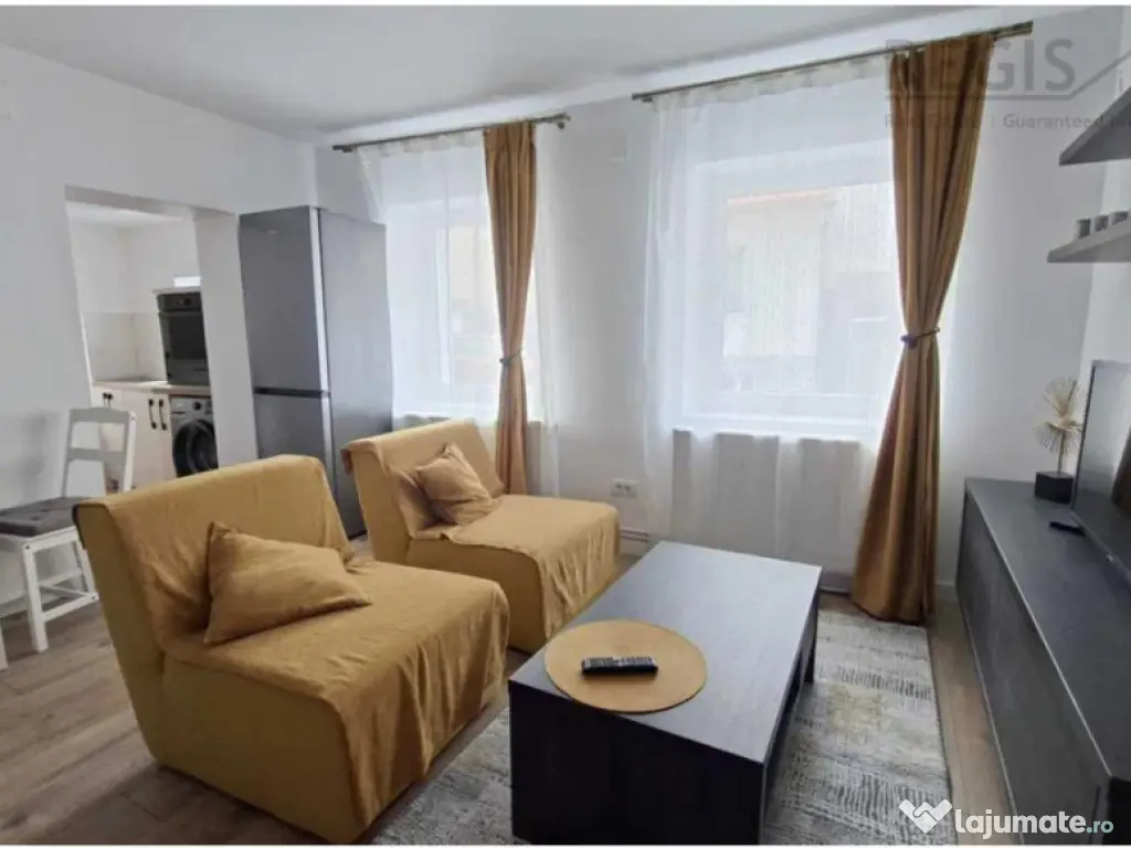 Garsoniera la casa Schei renovata cu curte Petfriendly 