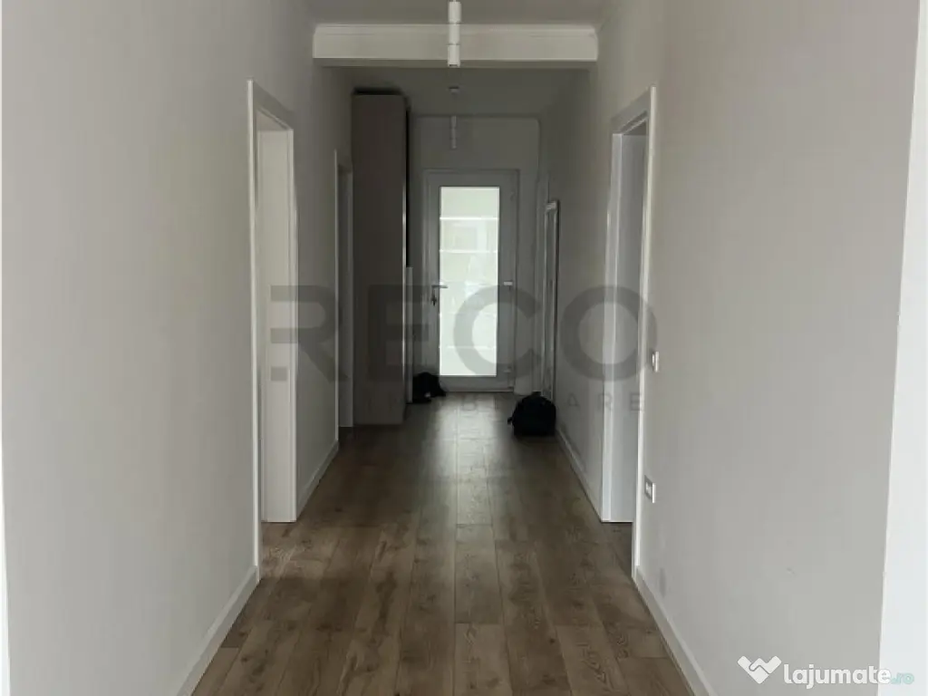 RECO Casa 3 camere Santandrei de închiriat 