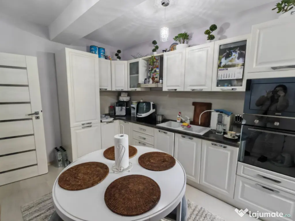 Apartament 2 camere de vânzare – zona Primo, mobilat și 