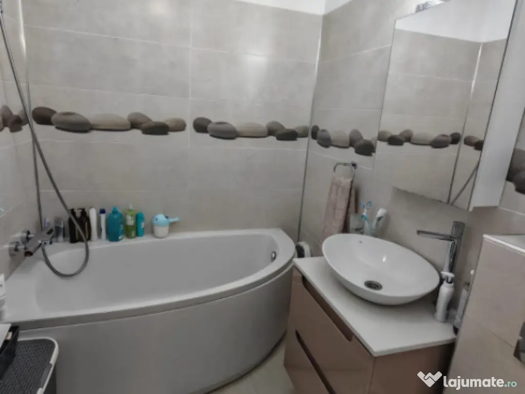 Apartament 2 camere de vânzare – zona Primo, mobilat și 