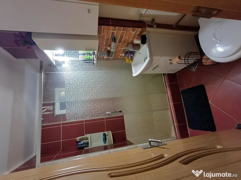 Vând apartament 3 camere 