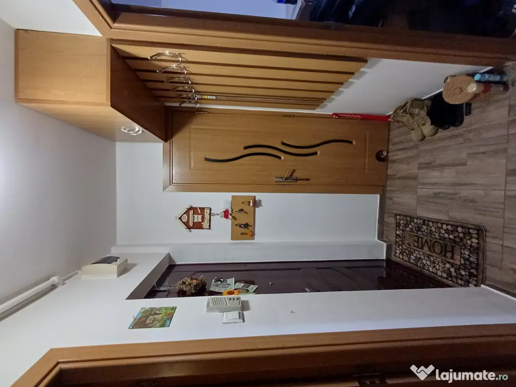 Vând apartament 3 camere 