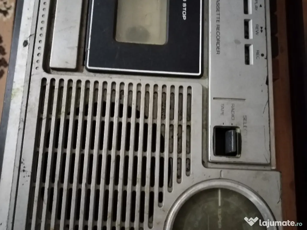Radio casetofon Sanyo M2402 piese 