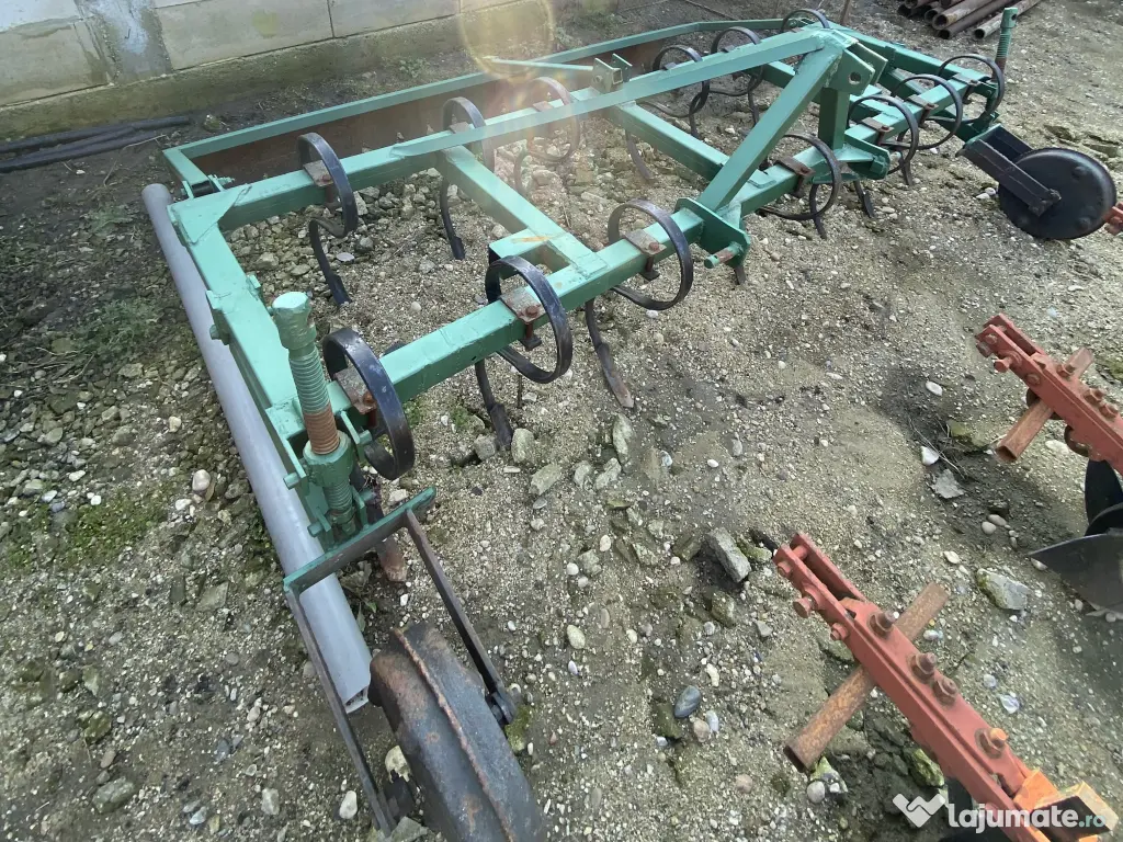 Utilaj combinator tractor 