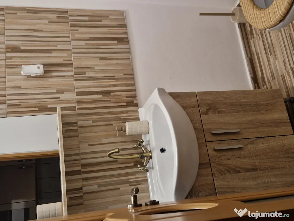 Garsoniera de inchiriat 