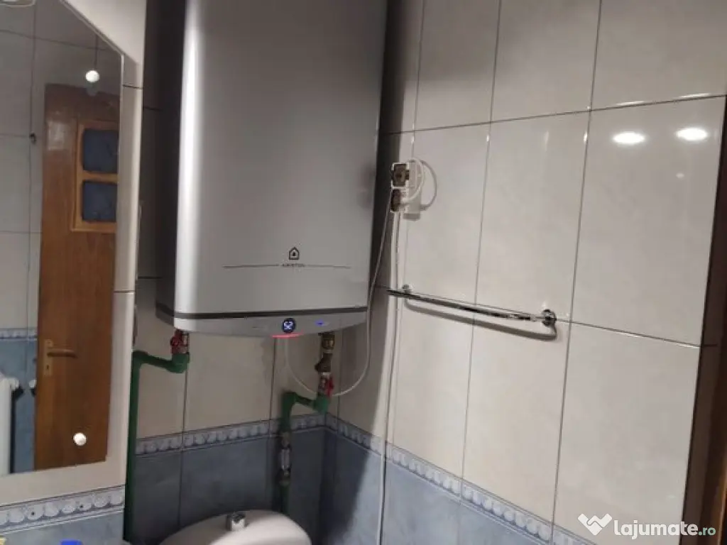 Tomis 1, apartament cu doua camere decomandate. 