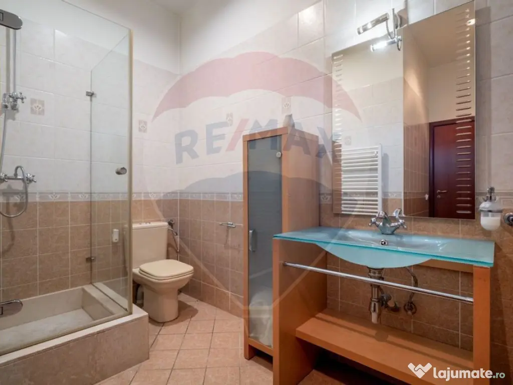 DE INCHIRIAT Spațiu comercial Bd. Unirii – 1335 mp 