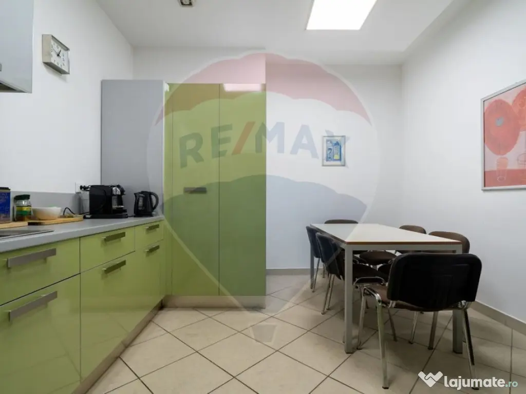 DE INCHIRIAT Spațiu comercial Bd. Unirii – 1335 mp 