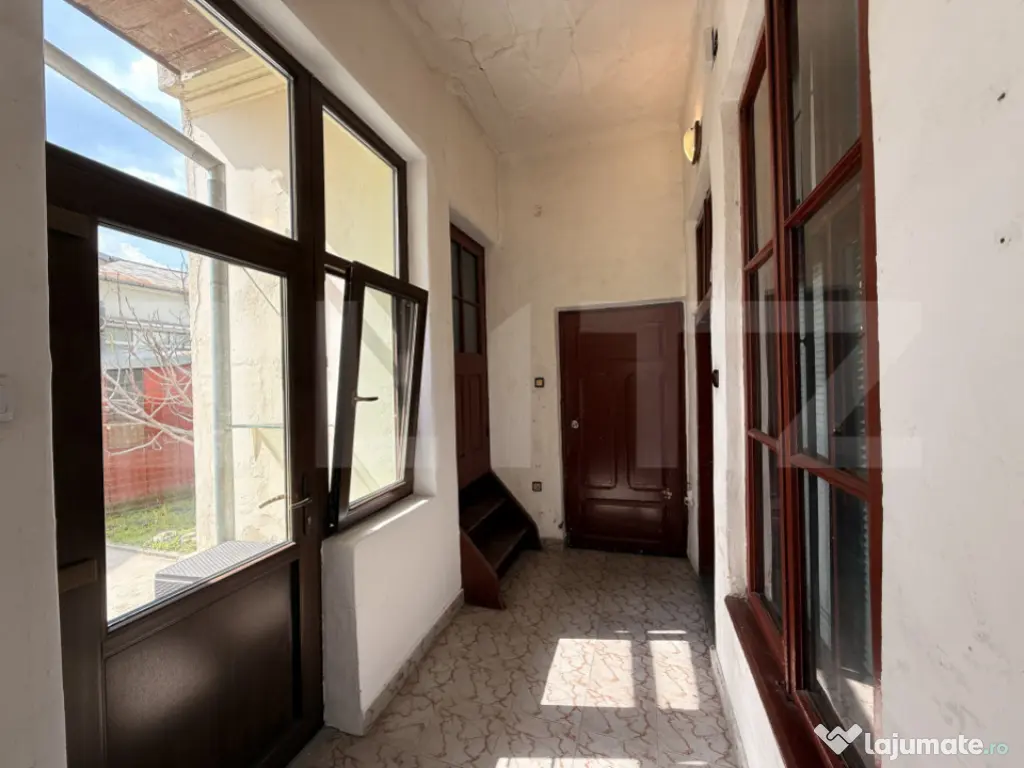 Casă S + P + Pod 200 mp pretabilă birouri, teren 427 mp, C