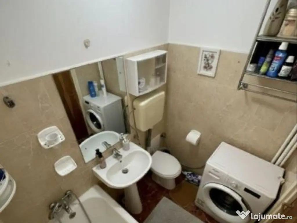 Metrou 1 Decembrie 1918, 3 cam, et. 2/4,loc de parcare,bloc reabilitat 