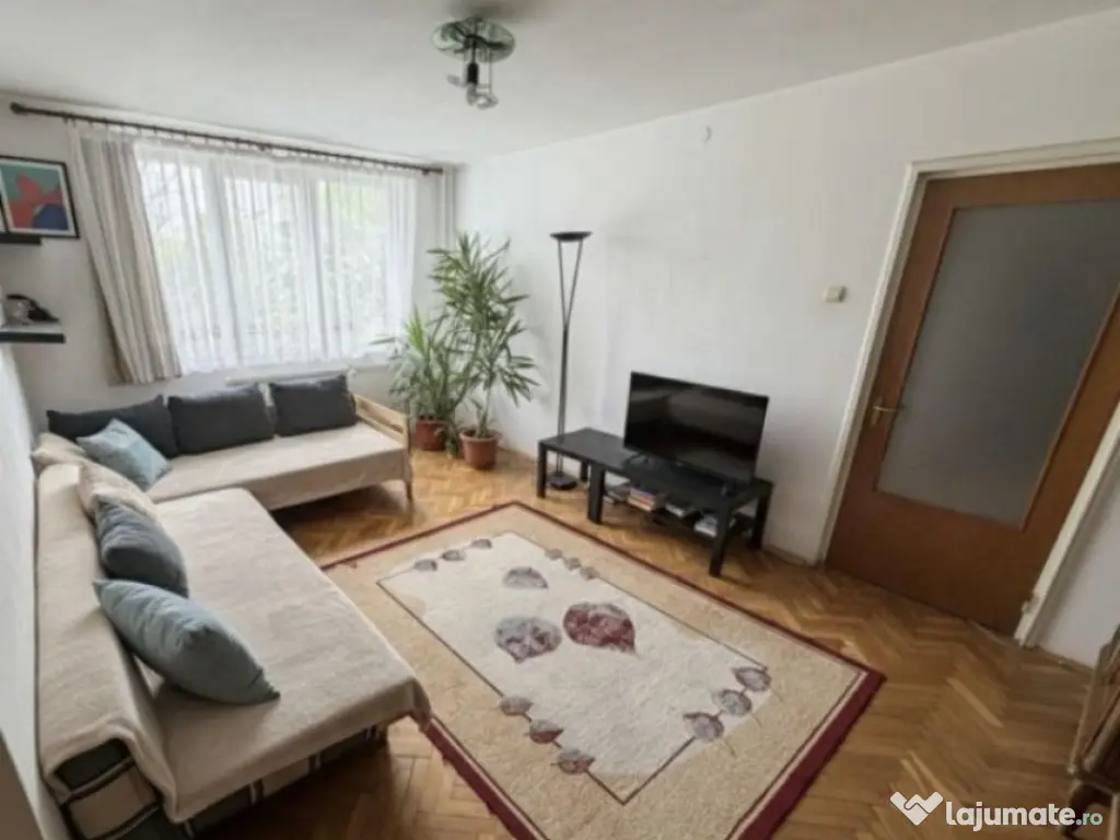 Metrou 1 Decembrie 1918, 3 cam, et. 2/4,loc de parcare,bloc reabilitat 