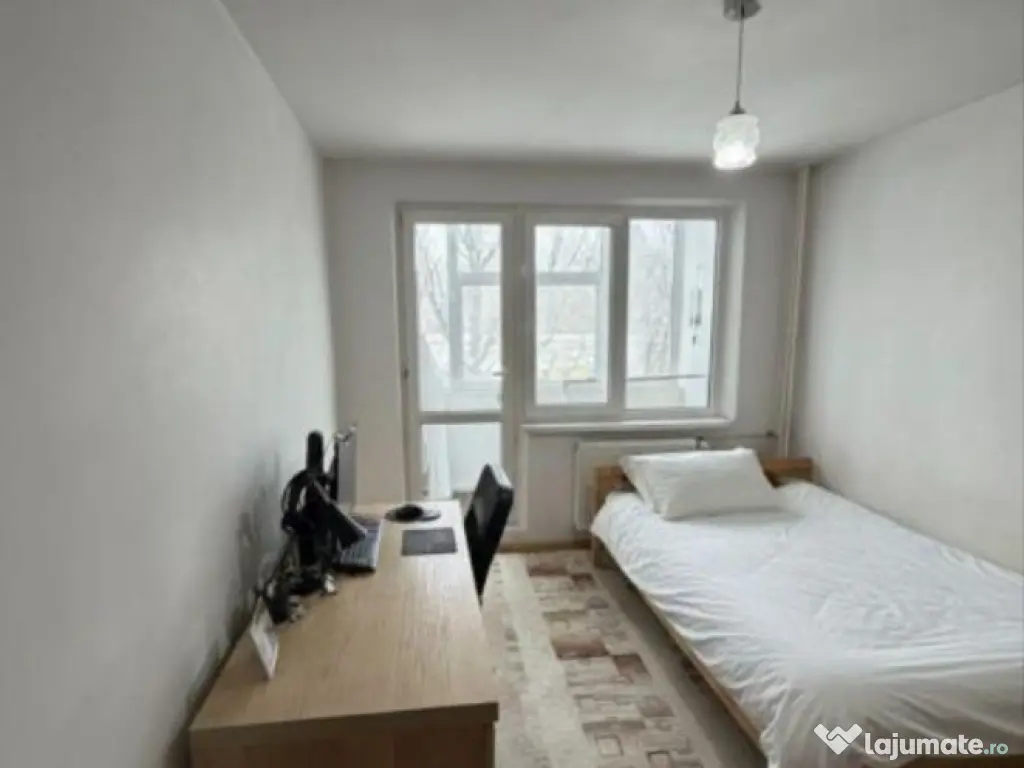 Metrou 1 Decembrie 1918, 3 cam, et. 2/4,loc de parcare,bloc reabilitat 