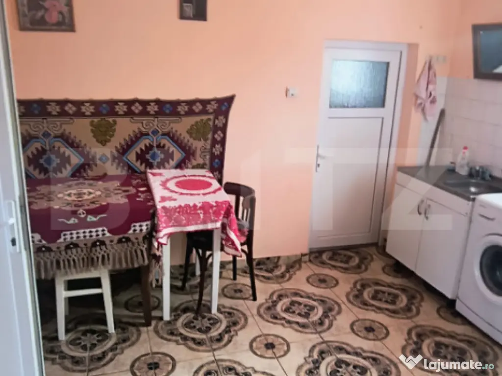 Casa spatioasa de vinzare,ideala pentru confort si liniste 