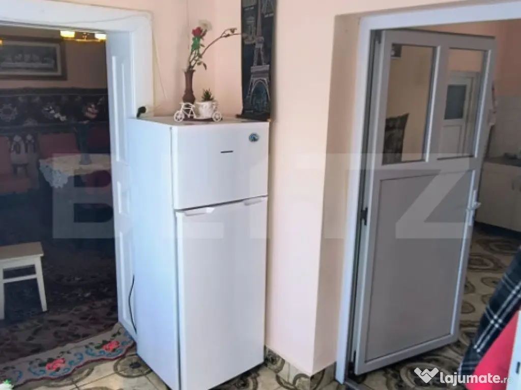 Casa spatioasa de vinzare,ideala pentru confort si liniste 