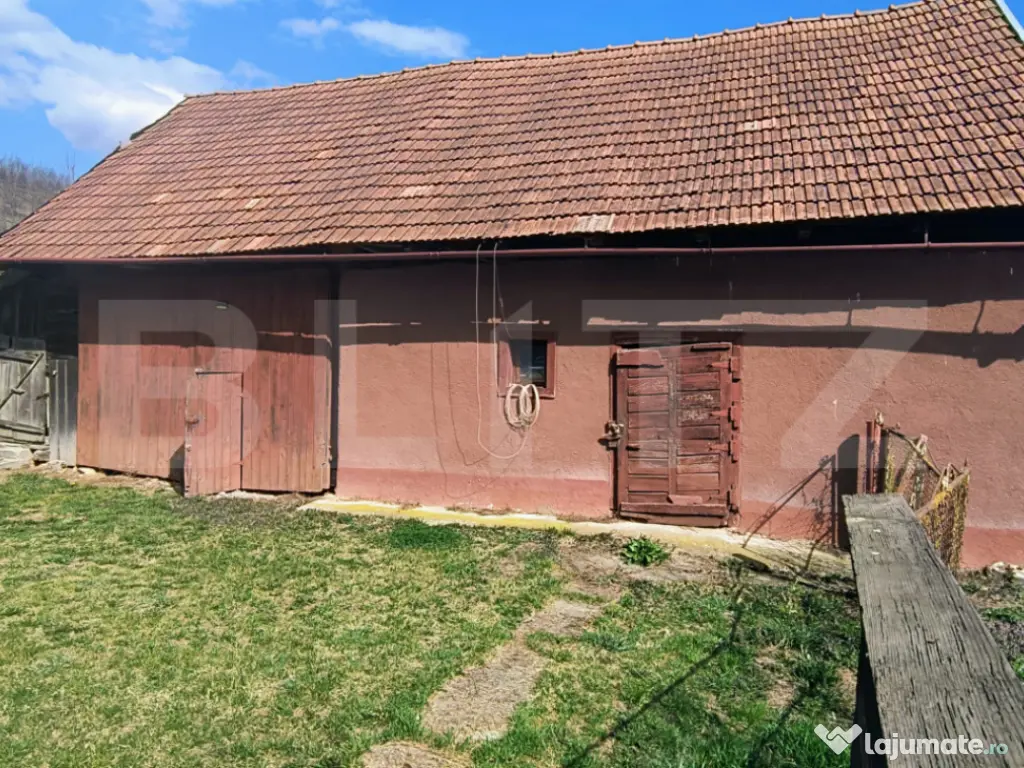 Casa spatioasa de vinzare,ideala pentru confort si liniste 