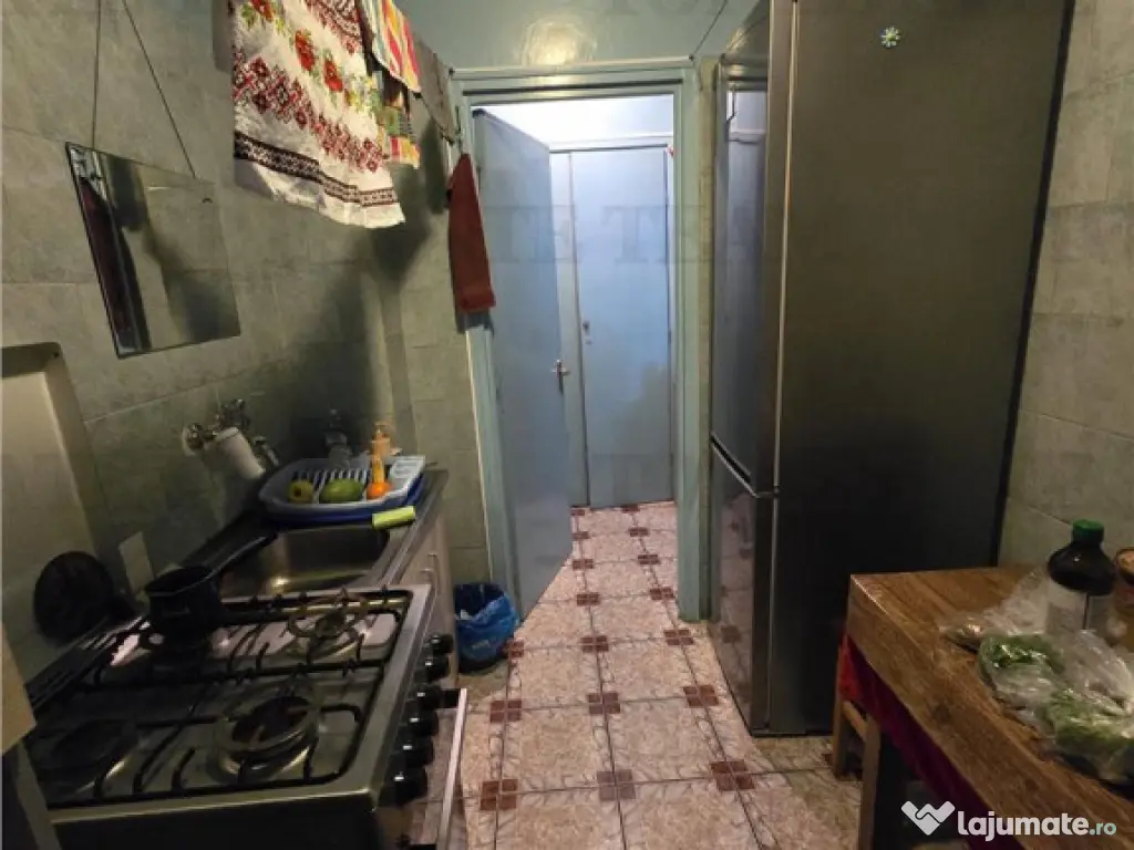 Apartament 3 camere metrou Favorit 