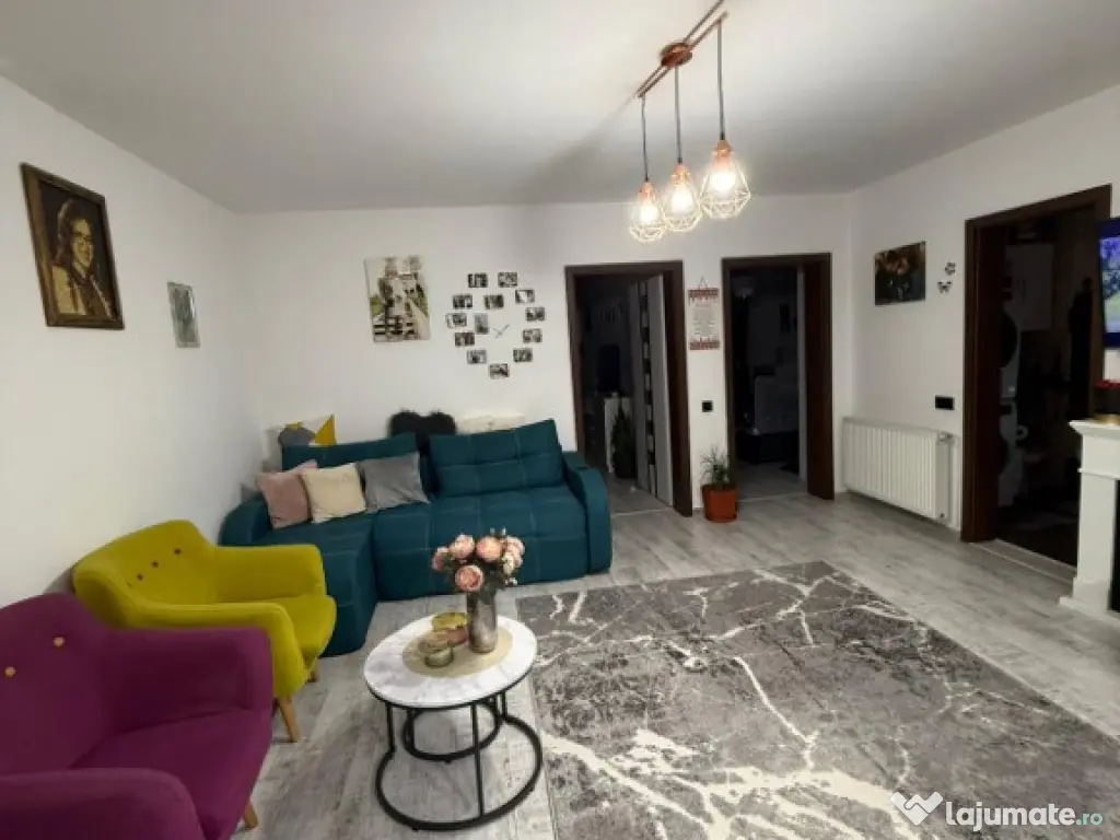 Apartament 3 camere, et.1, 2 balcoane, parcare privata Floresti 