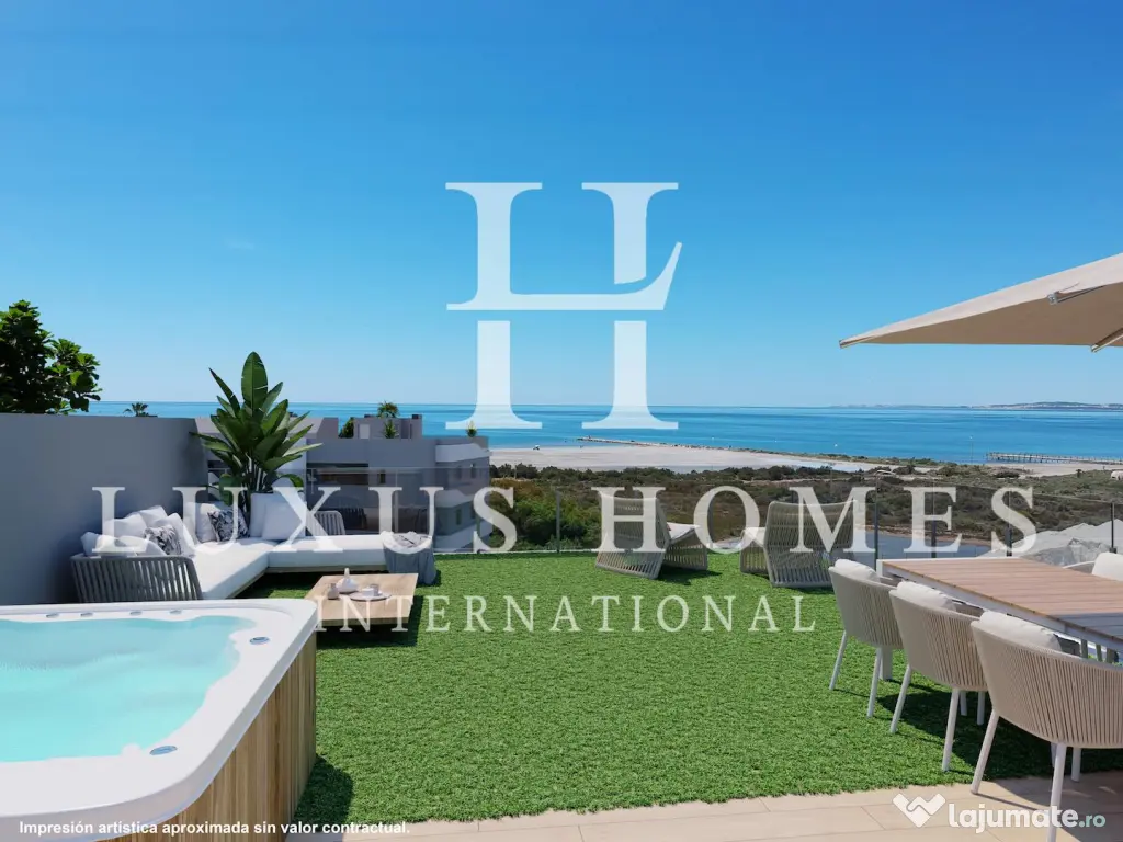 Penthouse cu terasă, piscină comunitară și vedere la mare, lângă plajă 