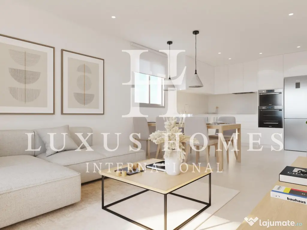 Penthouse cu terasă, piscină comunitară și vedere la mare, lângă plajă 