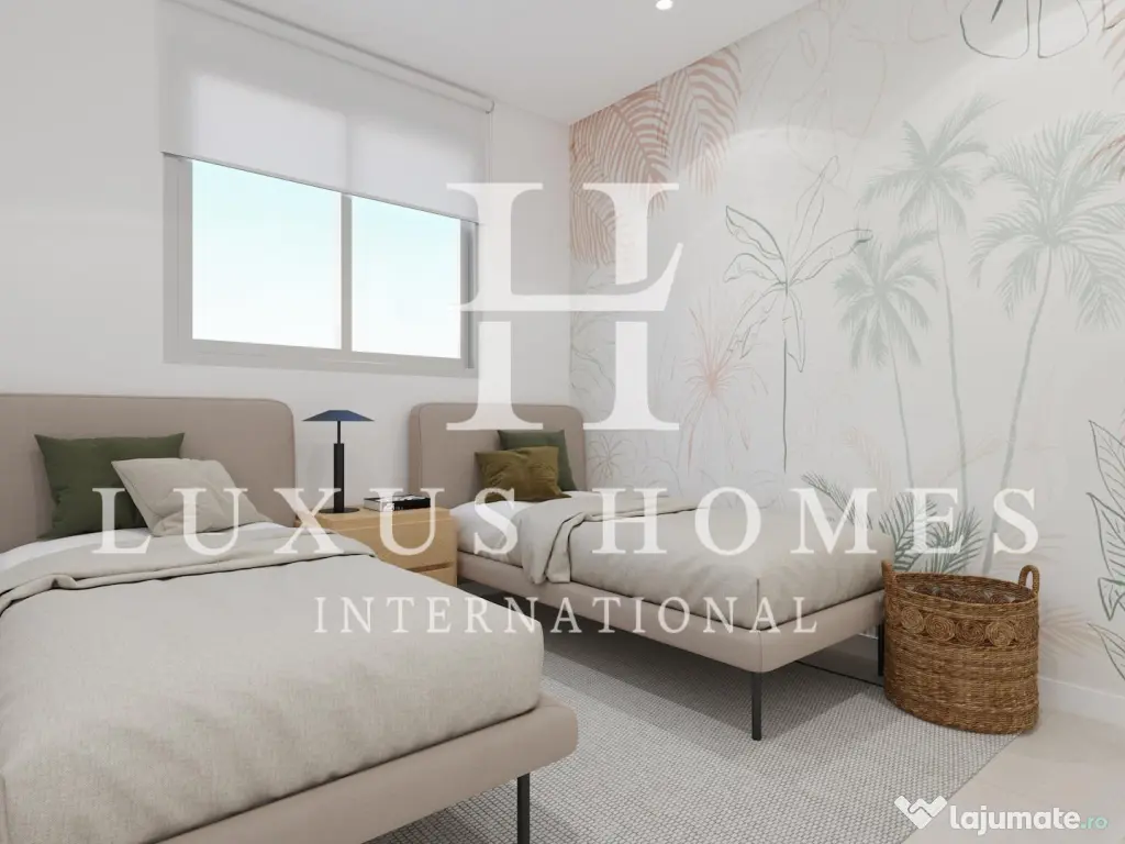 Penthouse cu terasă, piscină comunitară și vedere la mare, lângă plajă 