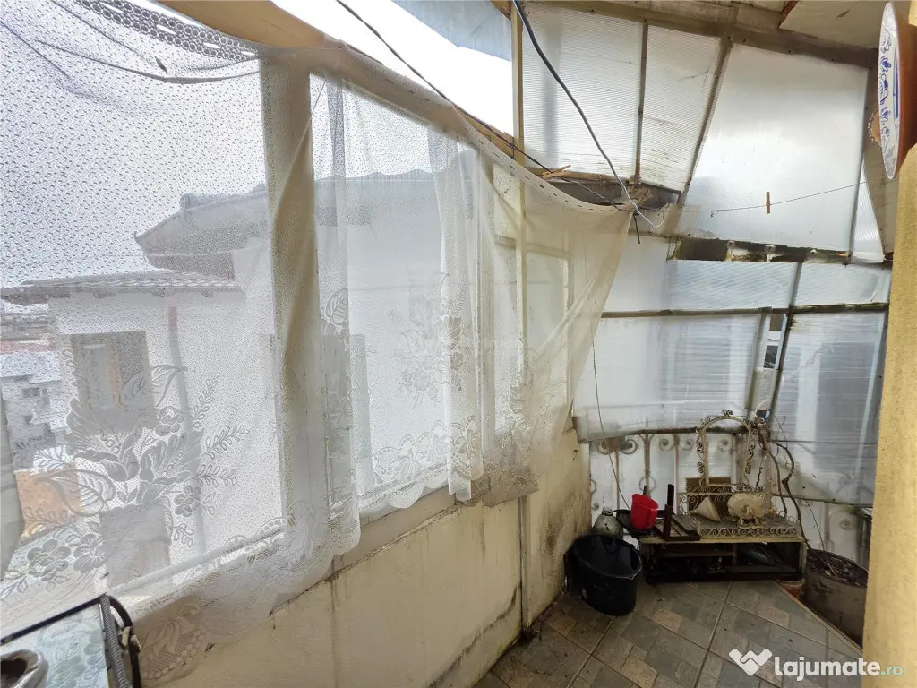 2 camere - centrala termica - et 3 mansarda - Vasile Lucac 