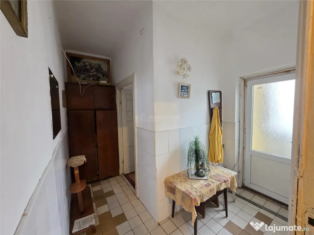 2 camere - centrala termica - et 3 mansarda - Vasile Lucac 