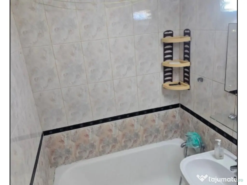 Închiriez apartament 