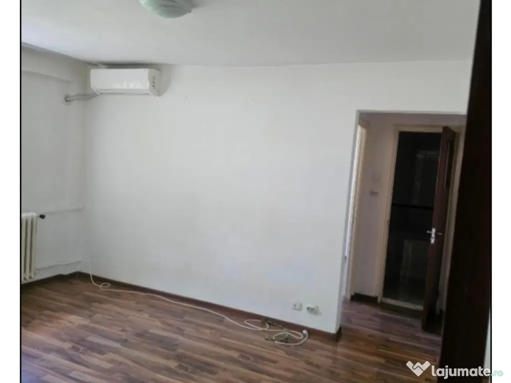 Închiriez apartament 